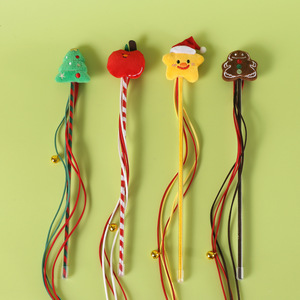 Jouet <span class=keywords><strong>interactif</strong></span> de bâton de taquinerie de plume de tissu de Noël de chat d'animal de compagnie avec des conceptions d'homme et de pomme de pain d'épice d'étoile d'arbre d'exercice - Product Image 3