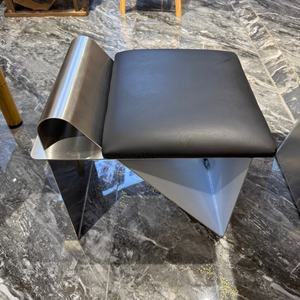 Tabouret en acier inoxydable : durable, facile à nettoyer pour la cuisine/le café, robuste, élégant, idéal pour les sièges décontractés modernes - Product Image 4