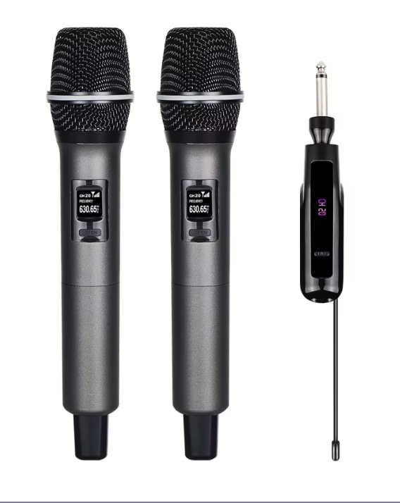 Gris, un micrófono de arrastre.