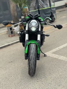 Motocicleta Deportiva <span class=keywords><strong>Benelli</strong></span> <span class=keywords><strong>752S</strong></span> Naked de Gasolina |   Motor de 754cc Refrigerado por Líquido, 67Nm de Torque, Estilo Retro Moderno, Suspensión Premium - Product Image 2