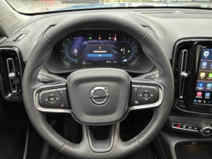 Volvo <span class=keywords><strong>XC40</strong></span> B4 4WD Edición Lujo Inteligente <span class=keywords><strong>2023</strong></span> - Product Image 2