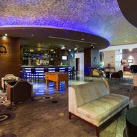 Idées de comptoirs de bar pour restaurants : Comptoir de service de boissons sur mesure, demi-rond, grand, moderne et de haute qualité