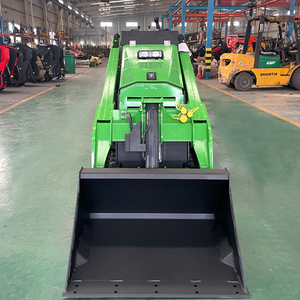 <span class=keywords><strong>Mini</strong></span>-chargeuse compacte Kubota V1000 avec brise-roche hydraulique pour travaux de construction et d'aménagement paysager destinée aux entreprises de location - Product Image 2