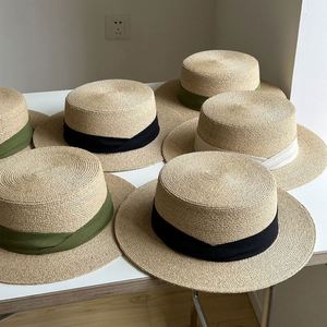 Nouveau Chapeau de Soleil de Luxe en Paille Fine de Raphia, Style Rétro Français, à Bord Plat et Tressage Fin, pour l'Été et les Voyages - Product Image 4