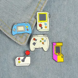 Spille da gioco retrò Gamepad videogioco Console portatile Badge borsa abbigliamento spilla smaltata bavero