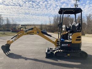SE17 <b>Mini</b> Crawler Excavator for Landscaping and Small-<b>Scale</b> Farm Projects - Product Image 5