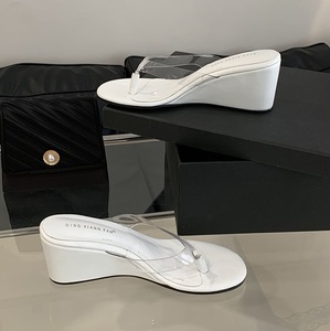 Sandales compensées transparentes en PVC pour femme, collection été 2025, à bout ouvert, style claquettes et tongs - Product Image 3