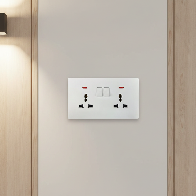 FUTINA High Quality Custom Plastic Metal Glass Modern Light Home Electrical Switch UK USB Socket Wall Switch 13A IP21 Rated