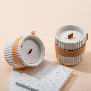 AIKUN Luxury Customizable Soy Wax Aromatherapy Scented Candle with Essential Oils for Home Spa Relaxation - Product Image 4