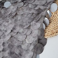 Tissu en dentelle à sequins géométriques transparents vert miroir imprimés surdimensionnés de 40 mm pour la couture de mode - Vente en gros