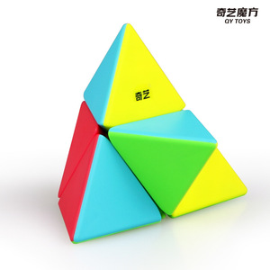 Qiyi 2x2 Pyramid Cube, puzzle triangulaire coloré, jouet éducatif stimulant le cerveau pour enfants de 8 à 13 ans - Product Image 3