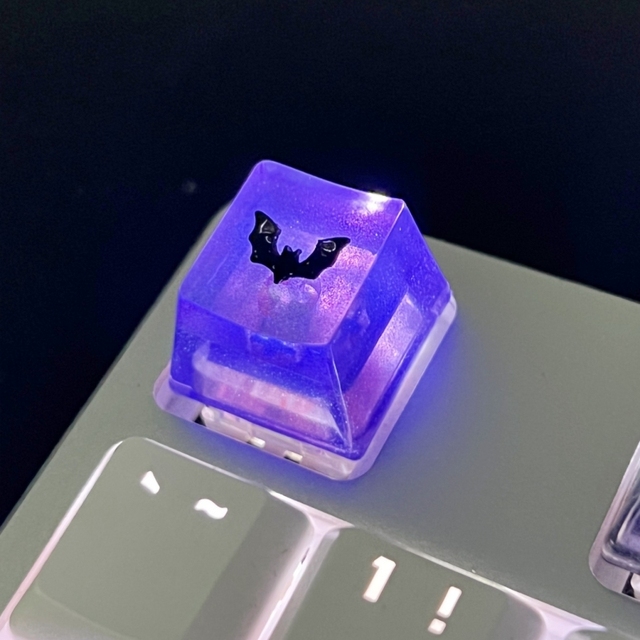 Spot Resin Drip Translucent Halloween Keycaps Personalized Bat Cross Shaft Mechanical Keyboard Keycaps
