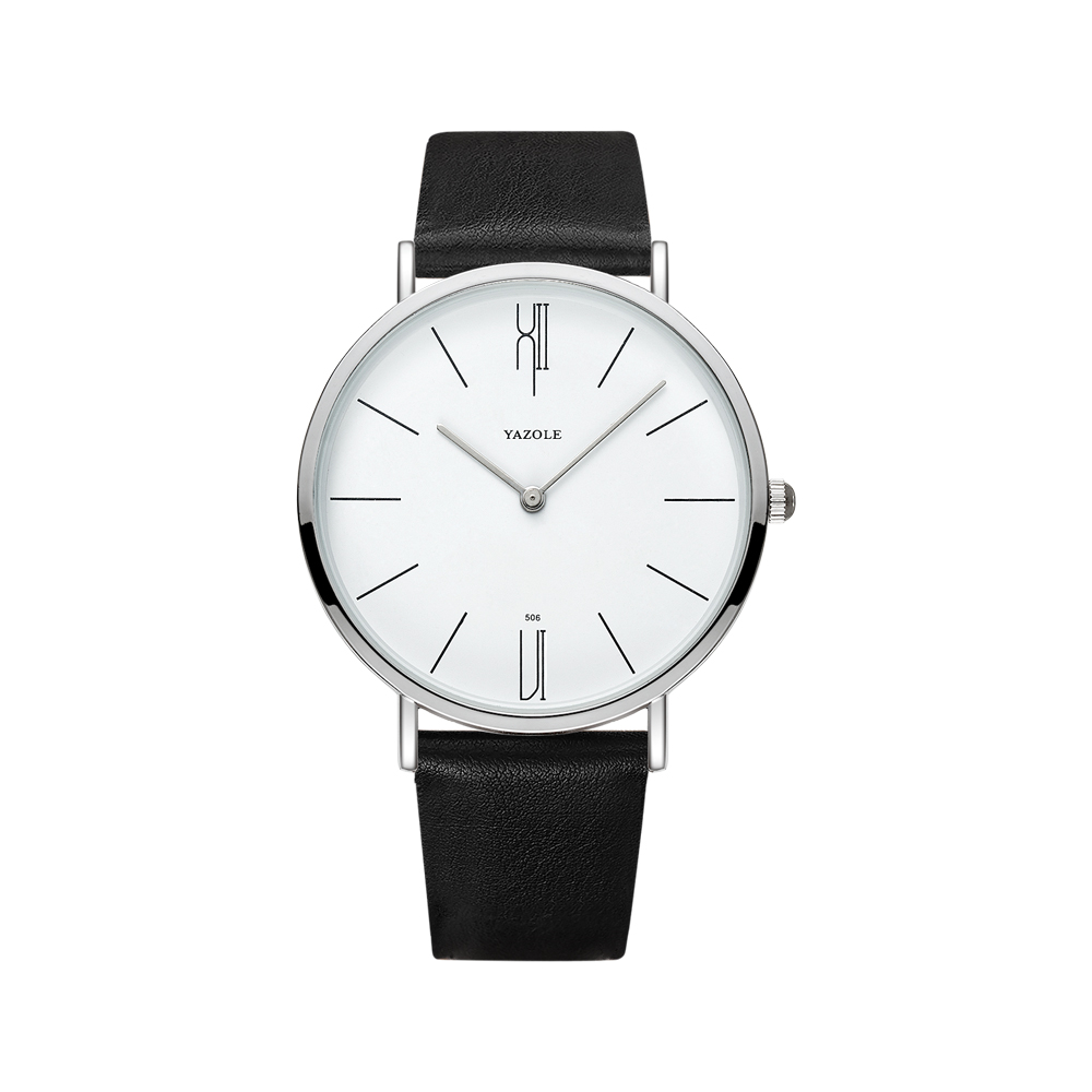 Boîtier argenté, cadran blanc, bracelet noir.
