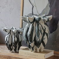 Vase en céramique antique de haute qualité, forme irrégulière, unique, rayé noir et blanc, décoration florale, peint à la main, art pour la maison, décoration de bureau