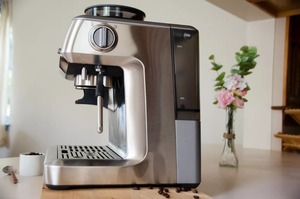 เครื่องชงกาแฟเอสเพรสโซแบบพกพา OEM ระดับมืออาชีพ ระบบชงกาแฟสำหรับใช้ในบ้าน/เชิงพาณิชย์ ใช้ในรถยนต์ได้ ชงกาแฟเฟรนช์คอฟฟี่ คาปูชิโน่ สเปนนิช แรงดัน 20 บาร์ - Product Image 3