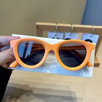 Lunettes de soleil pour enfants givrées de couleur bonbon Vente en gros Mode Rétro Parasol polyvalent et protection solaire Spot Vente en gros