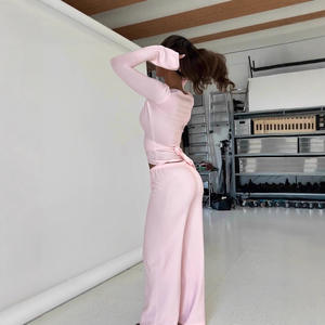 女式休闲两件套新款纯色v领遮盖带运动装修身精纺直筒裤短款上衣 - Product Image 2