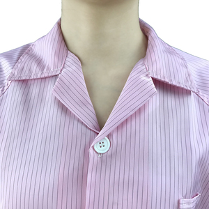 5mm Streifenmuster Knopfverschluss Sicherer Reinraum-Fusselfreier Polyester ESD-Schutzkittel Antistatischer Waschbarer Mantel - Product Image 4