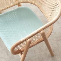 Chaise de salle à manger intemporelle en bois avec dossier en rotin courbé et assise rembourrée pour hôtel, restaurant, villa, salle de banquet