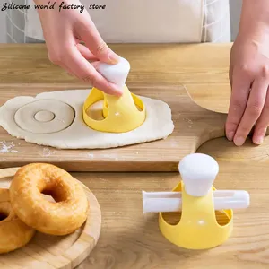 Molde de Plástico Creativo para Donuts, Reutilizable y Ecológico, Herramientas de Repostería, Cortador para Decoración de Pasteles Zenidoo - Product Image 3