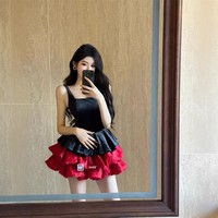 Nouvelle robe de soirée en polyester à col carré français contrastant noir, tendance mode