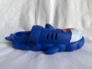 Scarpe Acquatiche Unisex Blue Shark Design in PVC con Punta Chiusa, Suola da 15MM, per Spiaggia ed Estate, Impermeabili con Suola Esterna in EVA - Product Image 2