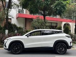 Changan UNI-T 2023 1.5T 2.0T, SUV Compacto Usado, Tracción en las Cuatro Ruedas, con Asientos de Cuero, Control de Crucero Adaptativo, Vehículo de Gasolina <span class=keywords><strong>para</strong></span> <span class=keywords><strong>Adultos</strong></span> 2024/25 - Product Image 6
