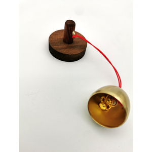 Campana de Viento Decorativa para Puerta, Colgante Magnético de Madera con Campana de Latón y Cuerda Roja - Product Image 4