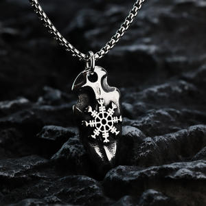 Collar con colgante de flecha de acero inoxidable para hombre, estilo vikingo nórdico, con diseño de runas, joyería de regalo para combinar con ropa - Product Image 3