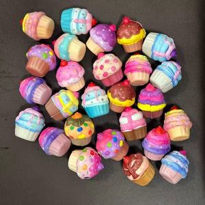 ของเล่นบีบแก้เครียดรูปคัพเค้ก TPE สำหรับเด็กอายุ 2-4 ปี ของเล่นแปลกใหม่สำหรับเด็กผู้ชายและเด็กผู้หญิง - Product Image 1