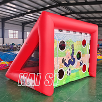Terrain de jeu gonflable commercial rouge pour enfants : jeu de tir, but de football/soccer pour tir au but, jeu sportif