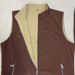 Ensemble <span class=keywords><strong>3</strong></span> <span class=keywords><strong>pièces</strong></span> personnalisé OEM/ODM avec logo pour <span class=keywords><strong>homme</strong></span> : Gilet zippé, pantalon de jogging et T-shirt, Gilet thermique, Pantalon cargo, Survêtement technique - Product Image 4