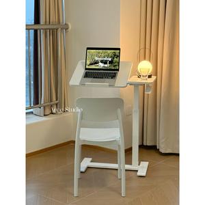 Escritorio Móvil para Computadora Junto a la Cama con Ruedas y Altura Ajustable para Estudio o Trabajo - Product Image 4