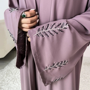 Innew alla moda <span class=keywords><strong>abito</strong></span> <span class=keywords><strong>lungo</strong></span> con perla <span class=keywords><strong>abito</strong></span> <span class=keywords><strong>lungo</strong></span> con perline capispalla Set Costume etnico elegante musulmano abbigliamento islamico all'ingrosso - Product Image 3