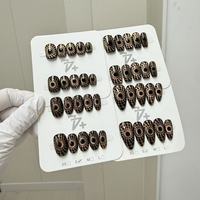 Ongles artificiels en acrylique faits à la main en 3D, courts, couvrants, avec design en strass, lot de 10 pièces