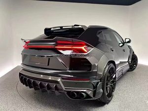 Kit carrosserie en fibre de carbone pour Lamborghini Urus : pare-chocs avant, jupes latérales, diffuseur, capot et passages de roues style Urus KEY - Product Image 5