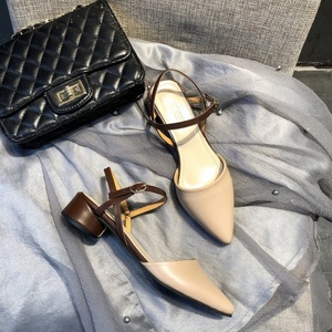 Nouvelles sandales à talon compensé mi-haut à bout pointu et fermé, style européen et américain, à bride unique, collection printemps 2025 – Vente en gros - Product Image 5