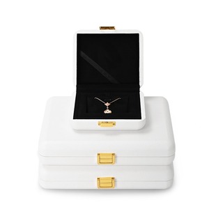 Caja de almacenamiento de joyas de lujo personalizada, caja de exhibición de joyas de cuero de alta gama para anillos, collares y pendientes. - Product Image 2