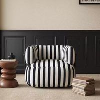 Fauteuil simple haut de gamme à rayures de designer pour petits appartements, balcon, salon, loisirs, séjour créatif, maison d'hôtes