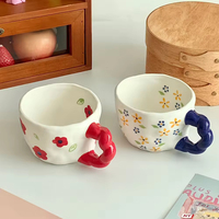 Taza de Café/Té de Cerámica Moderna con Diseño Nórdico Simple Pintada a Mano, Asa Irregular Retorcida, Apta para Lavavajillas y Microondas