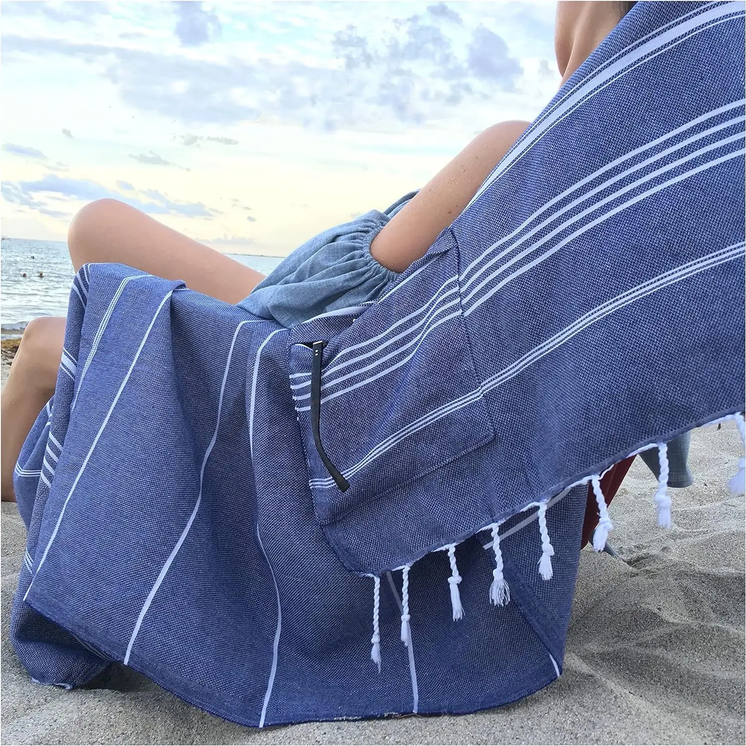 Zipper Pocket Turkish Custom Beach Towel With Logo Customized Print Sand Free 100% Cotton Super Absorbent Bath Towels