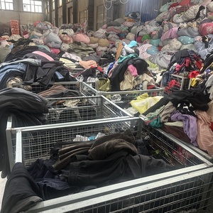 Vestiti invernali prezzo all'ingrosso cappotti spessi donna giacca a vento soprabiti mano chilo <span class=keywords><strong>abbigliamento</strong></span> usato - Product Image 3