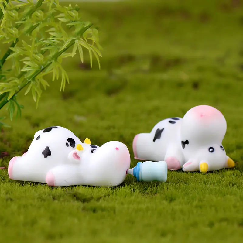 Hot Sell Cute Cow Figurine Decoration Craft Miniature Model Home Decoration Cute Accessories Desktop Garden Decoration