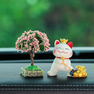 Ruijie Lucky Cat Car Ornament Resin Dash Frame Decorative <b>Accessory</b> For <b>Interior</b> Decoration - Product Image 1