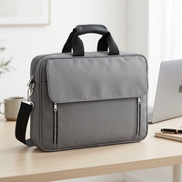 Porte-documents pour ordinateur portable gris clair, décontracté et simple, avec rabat, en tissu polyester doux résistant à l'eau, deux poches verticales avant zippées, anneau en D