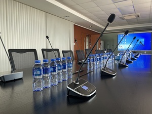 Hệ thống hội nghị tay trong tay không dây Đơn vị Đại Biểu Micro không dây 2.4G - Product Image 2