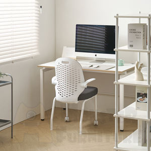 Chaise Kanto, chaise de bureau moderne, dossier en maille respirante, accoudoirs réglables, roulettes hybrides pour une stabilité accrue, coussin épais - Product Image 3