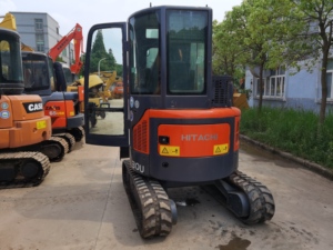 รถขุดตีนตะขาบฮิตาชิ ZX30U ปี 2022 ขนาด 3 ตัน 3070 ชั่วโมง ผลิตในญี่ปุ่น เครื่องยนต์ฮิตาชิ ซีลิ่งสวิง ซีอี อีพีเอ มอเตอร์ เกียร์ ปั๊ม แบริ่ง - Product Image 3