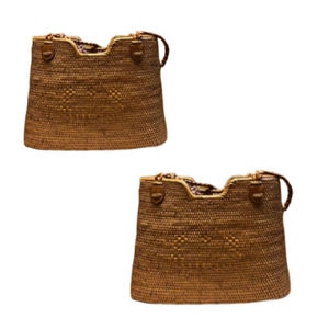 Achetez maintenant Lombok Artisan Tissé à la main Ketak Fourre-tout Artisanat traditionnel indonésien avec poignée torsadée en cuir Artisanat en osier - Product Image 1