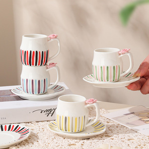 Juego de Taza y Plato de Café de Cerámica de Diseño Moderno, Tazas de Café de Cerámica de Alta Gama con Platos para el Hogar - Product Image 4